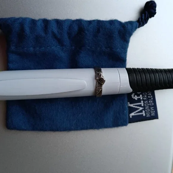 Pre-Loved Sterling Tiny Bow Ring from Mignon Faget Size 7 - Picture 7 of 7